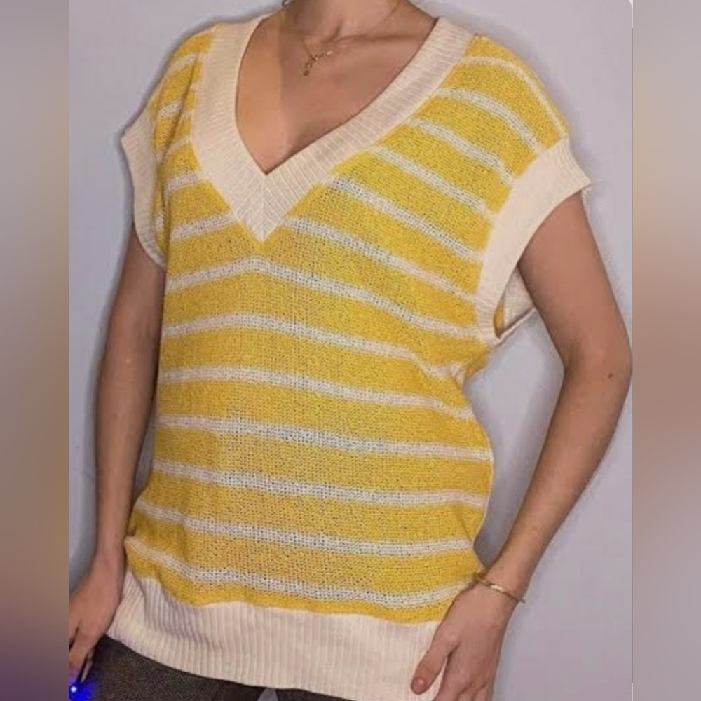 NWT. Zara V-Neck Oversized Sweater Vest in Yellow and White Stripes